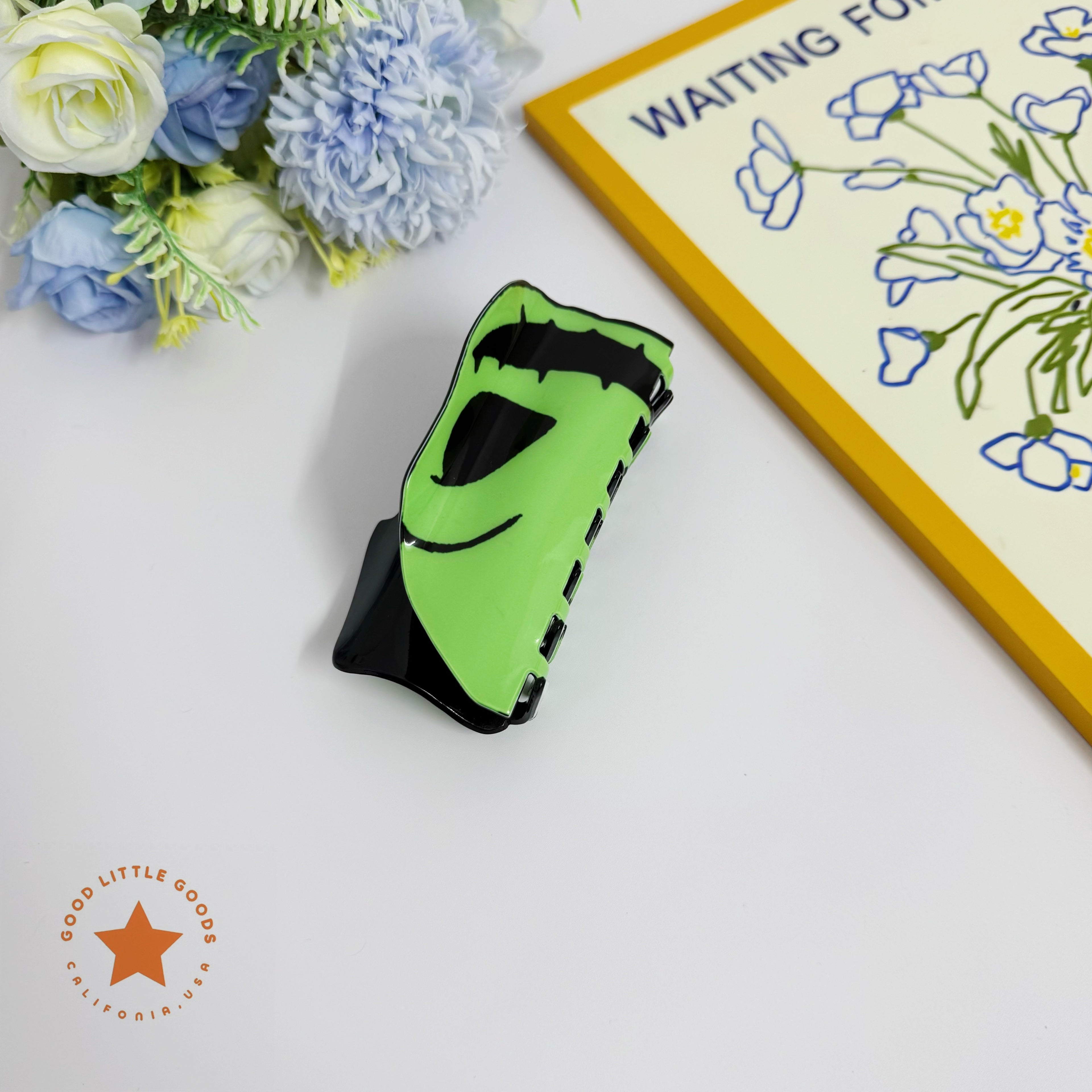 Chucky/Tiffany Fun Horror Character Double-Sided Plastic Claw Hair Clips