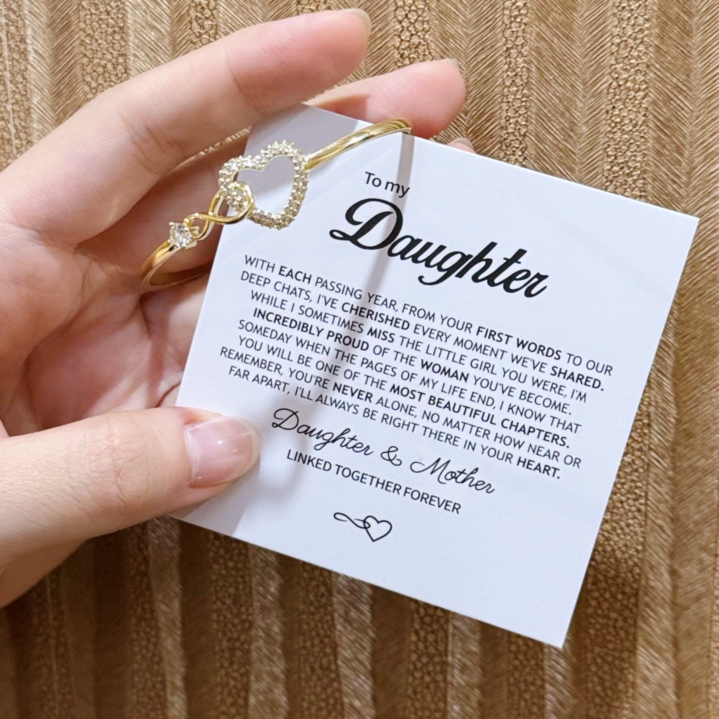 To My Daughter Infinity Heart Bracelet, Sparkling Cubic Zirconia Inlaid Adjustable Bracelet with Heartfelt Message Card, Gift from Mom/Dad for Daughter Birthday Graduation Christmas