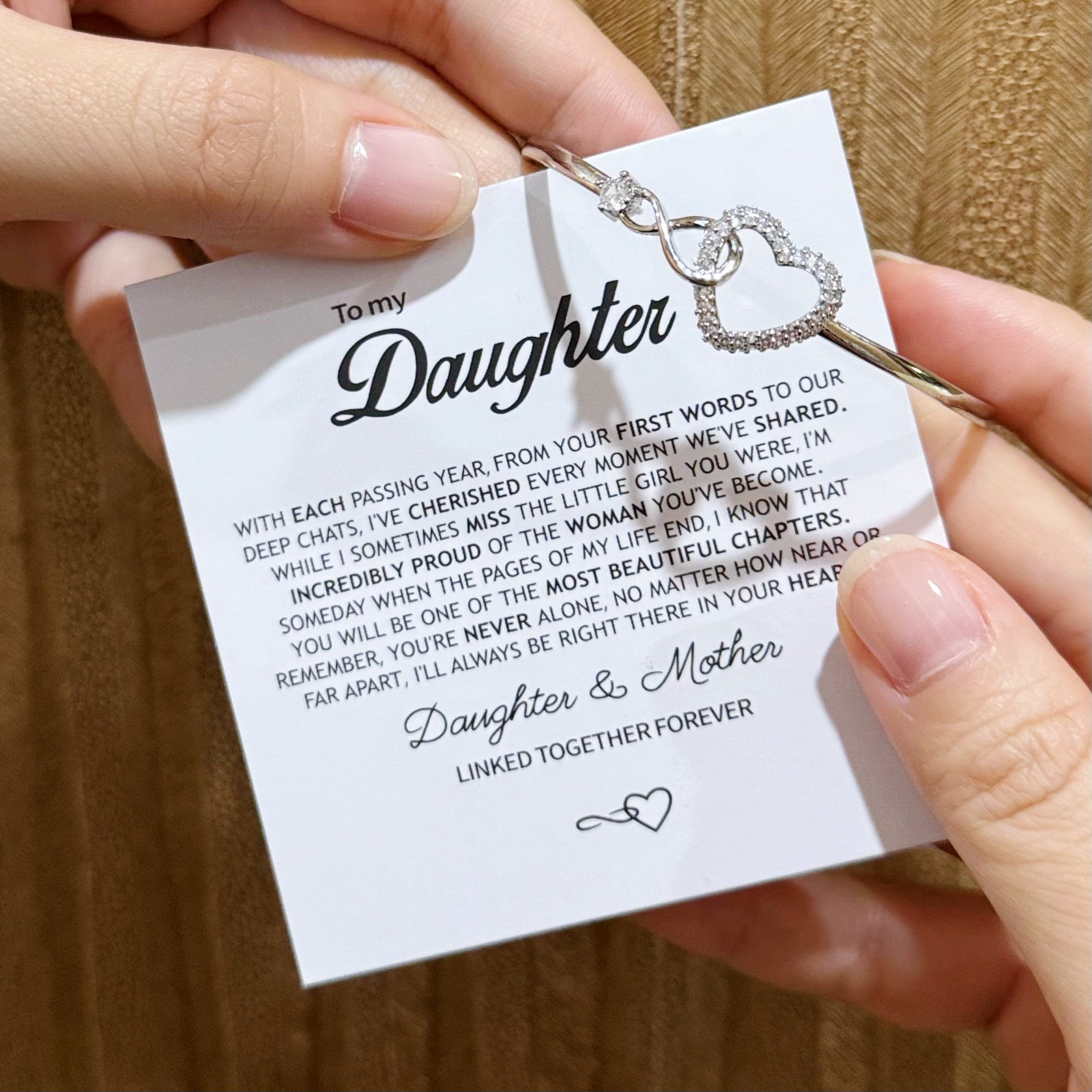 To My Daughter Infinity Heart Bracelet, Sparkling Cubic Zirconia Inlaid Adjustable Bracelet with Heartfelt Message Card, Gift from Mom/Dad for Daughter Birthday Graduation Christmas