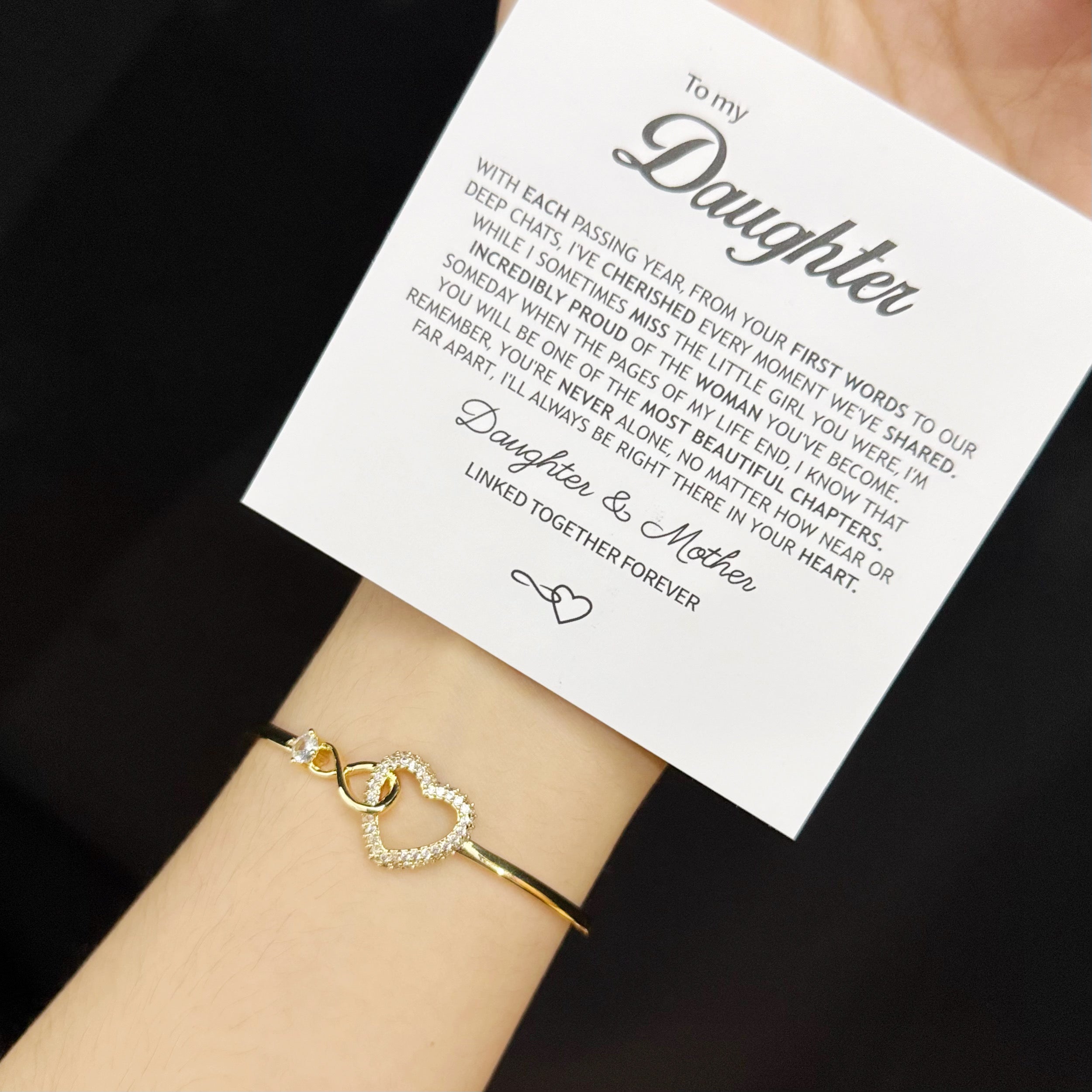 To My Daughter Infinity Heart Bracelet, Sparkling Cubic Zirconia Inlaid Adjustable Bracelet with Heartfelt Message Card, Gift from Mom/Dad for Daughter Birthday Graduation Christmas