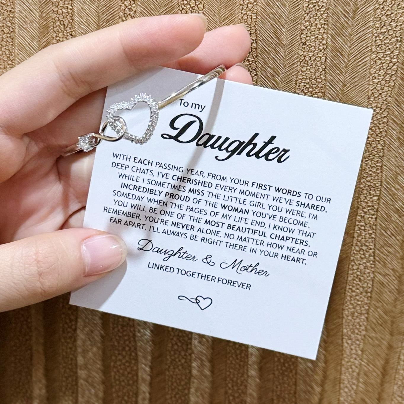 To My Daughter Infinity Heart Bracelet, Sparkling Cubic Zirconia Inlaid Adjustable Bracelet with Heartfelt Message Card, Gift from Mom/Dad for Daughter Birthday Graduation Christmas