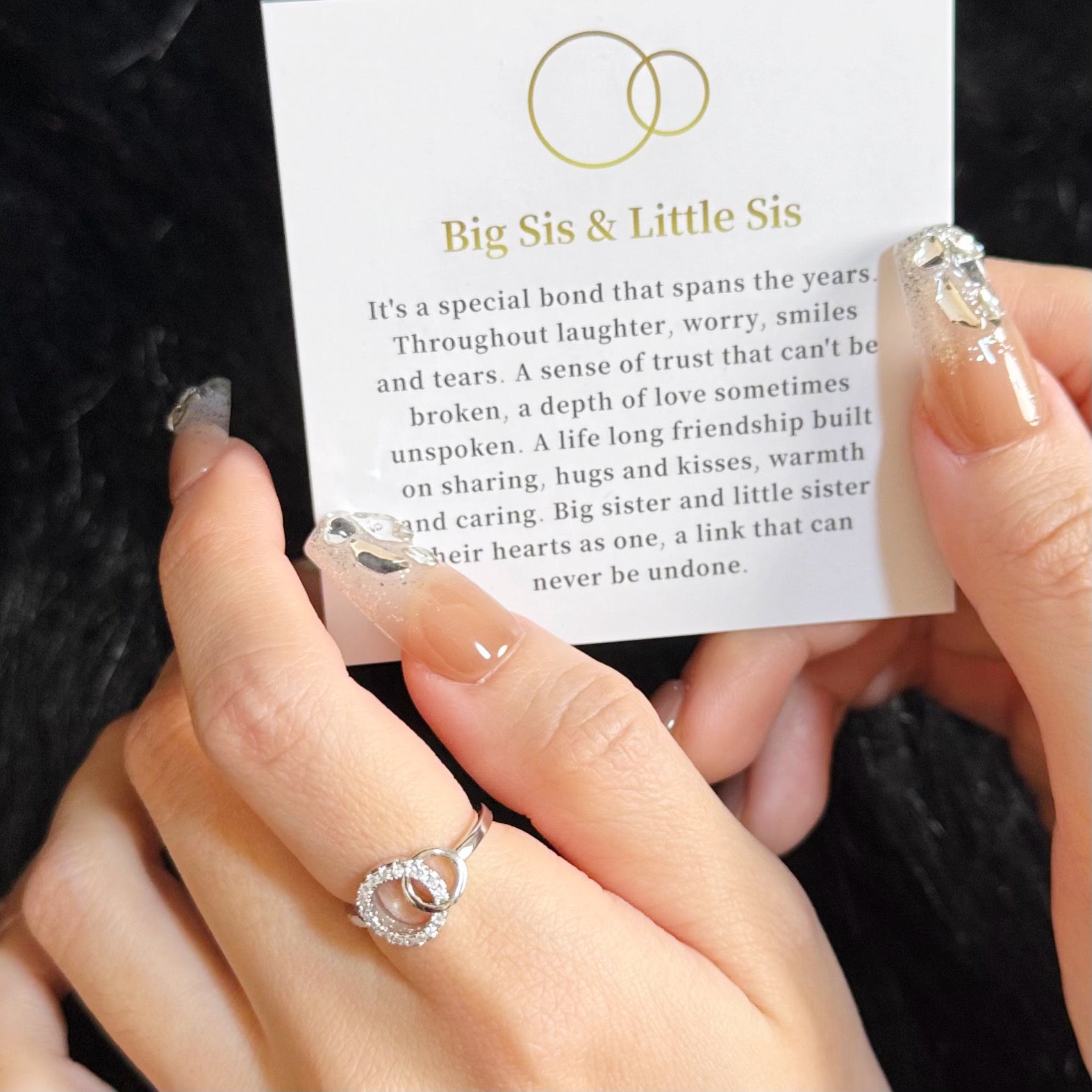 Big Sis & Little Sis Interlocking Heart Ring, Adjustable Matching Sister Ring with Sentimental Message Card, Sparkling Cubic Zirconia Sister Jewelry Gift for Big Sister Little Sister Birthday Christmas Graduation