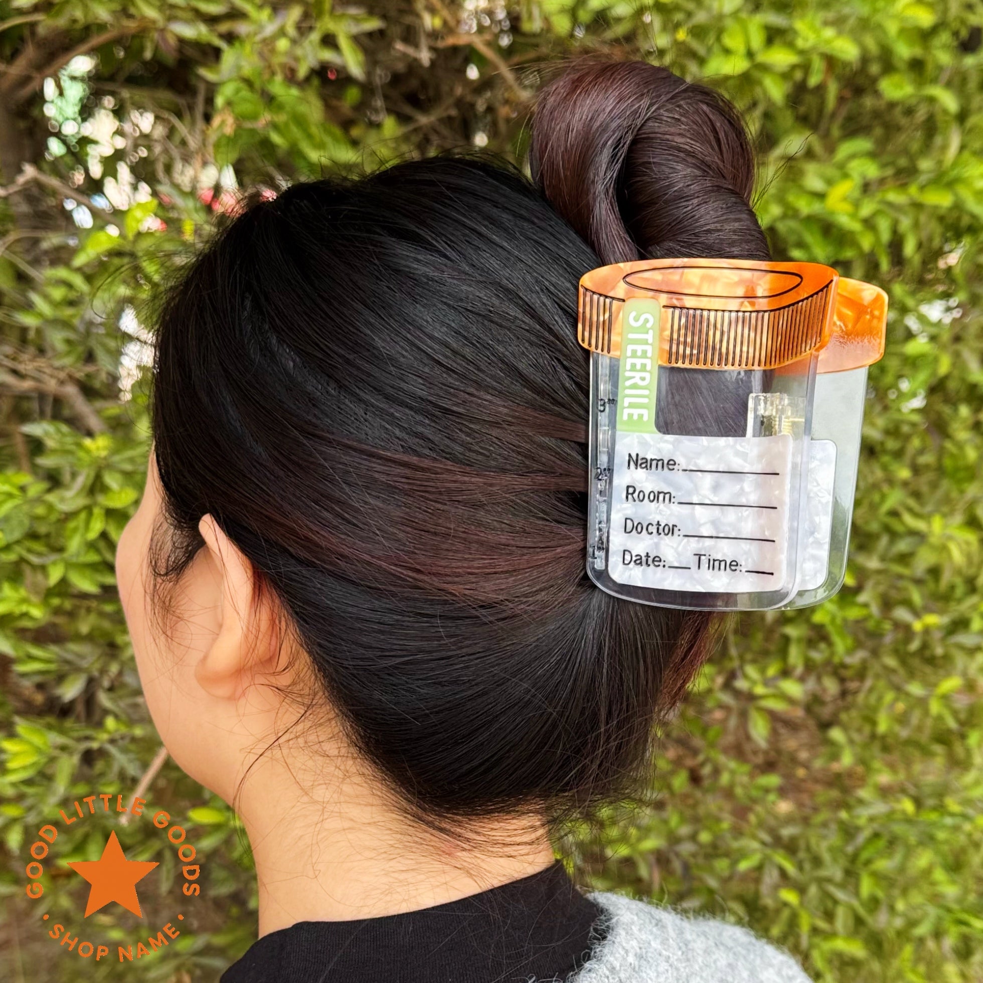 Novelty Specimen Cup Hair Clip, Funny Medical-Themed Barrette with Sterile Label & Measurement Markings, Transparent Acrylic Hair Accessory for Nurses Doctors Medical Students, Halloween Costume Party Gift